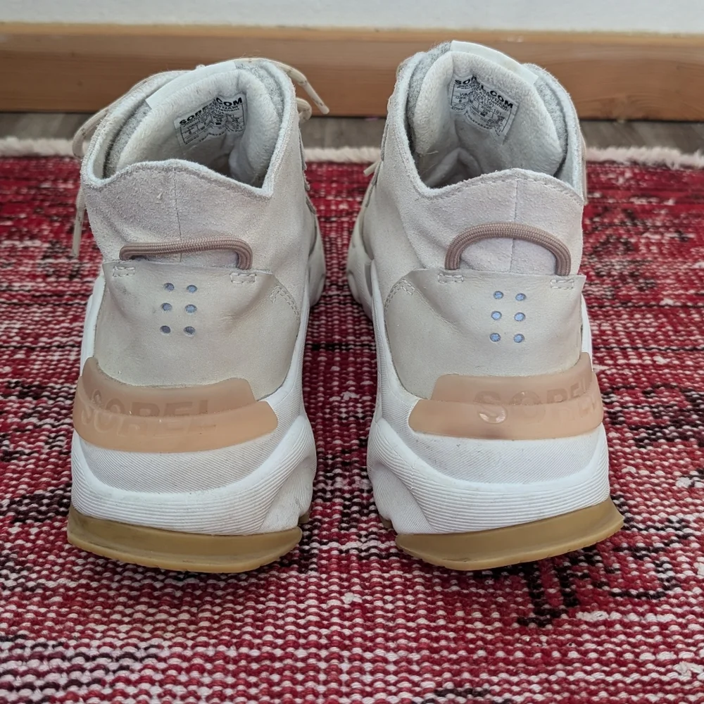 Sorel Women's Kinetic RNEGD Caribou Boot in the color Chalk/Canoe Size 8 - Picture 6 of 8